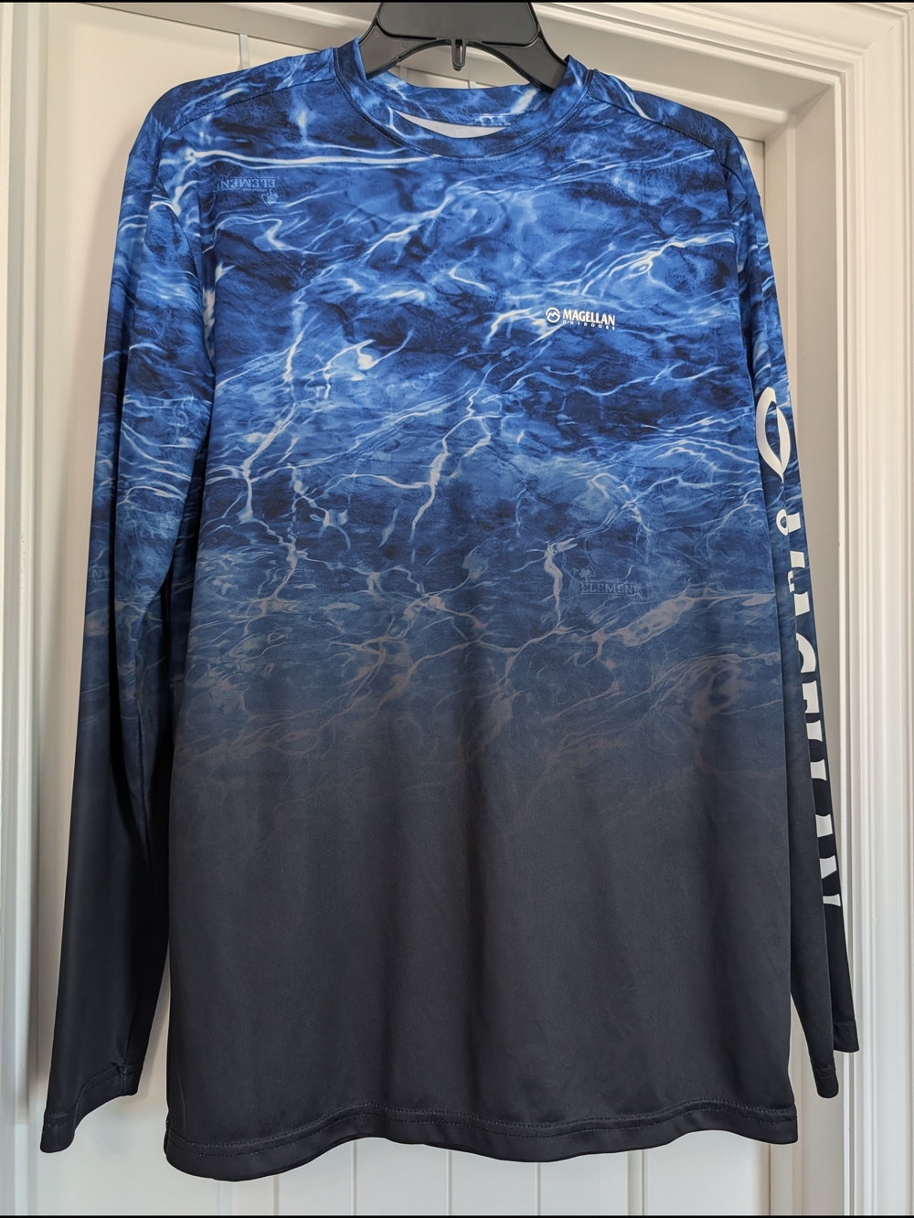 Magellan Outdoors Blue Gradient Water-Pattern Long Sleeve Shirt